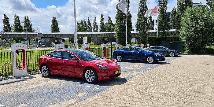 Tesla model v3 supercharger rijswijk den haag niederlande netherlands ladestation charging station min