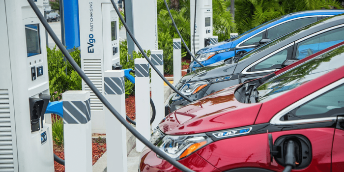 Estación de carga Chevrolet bolt evgo ladestation usa min