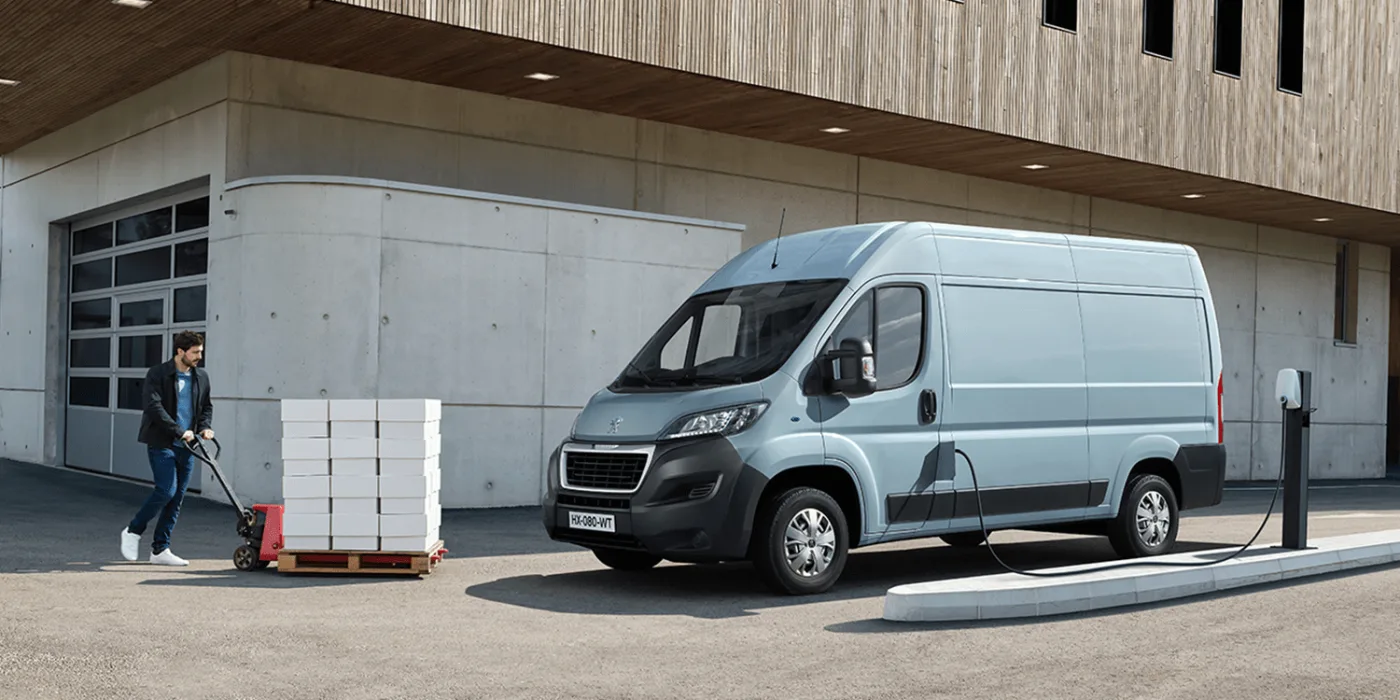 Peugeot e-Boxer 37kWh (2021) 