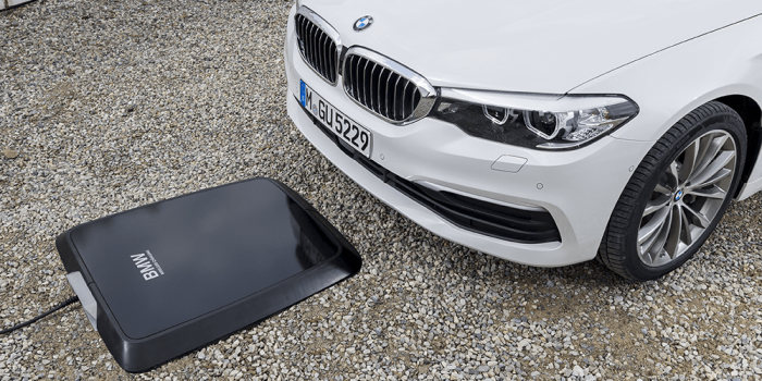 Bmw wireless charging sae symbolbild min