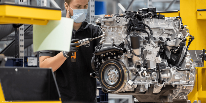 Mercedes benz antrieb drive symbolbild min