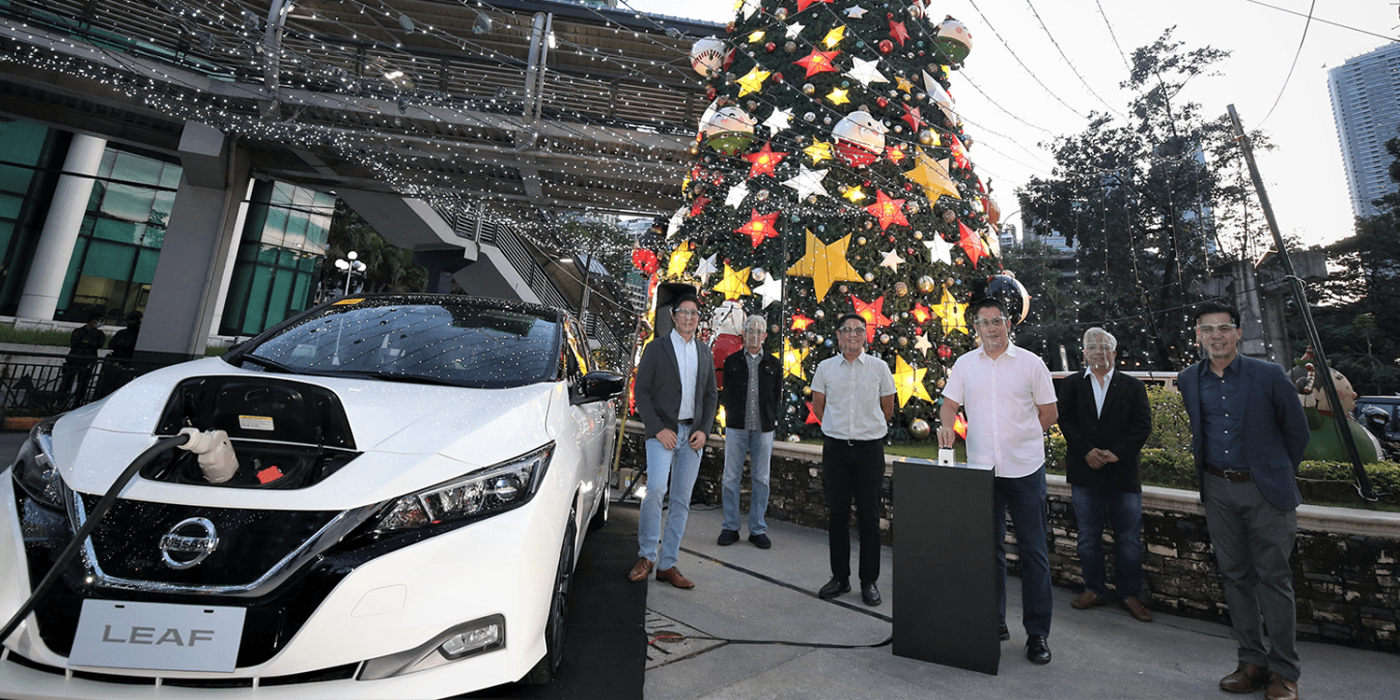 Nissan leaf christmas min