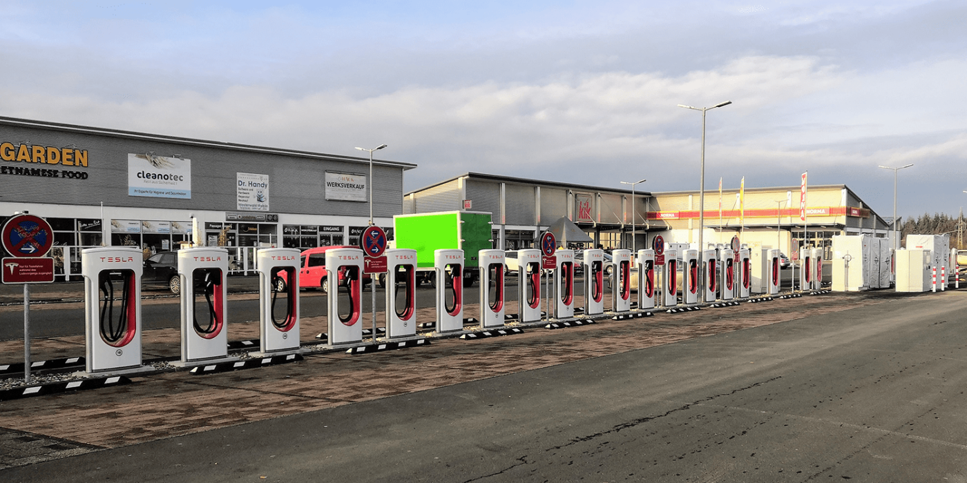 Supercargador Tesla oberhonnefeld min