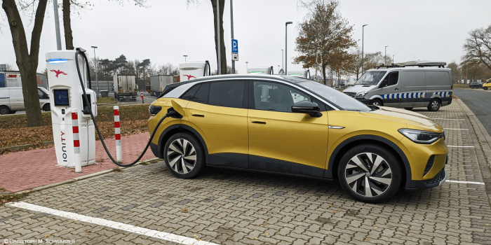 Volkswagen id4 fahrbericht christoph schwarzer min