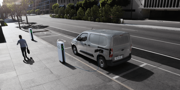 Peugeot e partner min