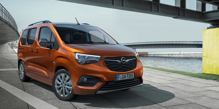 Opel combo e life min
