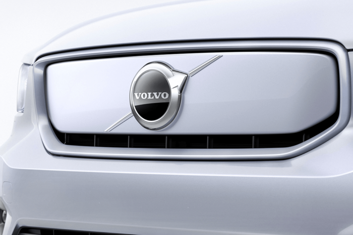Volvo xc recharge pure electric min e