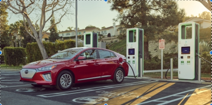 Huyndai Ioniq at Electrify America network