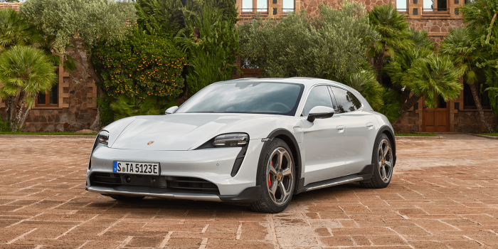 Porsche taycan cross turismo 4s min