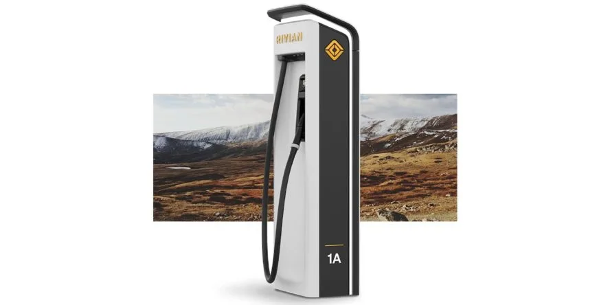 rivian adventure network saeule 888x444 1 rivian adventure network saeule 888x444 1