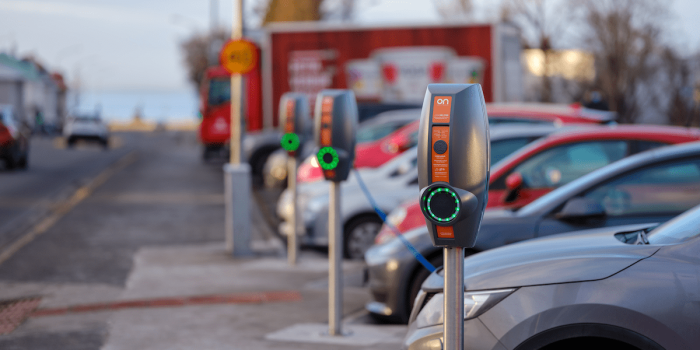 Estación de carga Evbox ladestation wallbox isla islandia reykjavik min