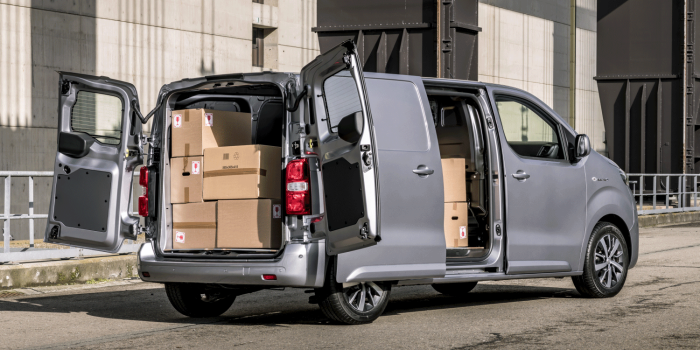 Toyota proace electric e transporter electric transporter min