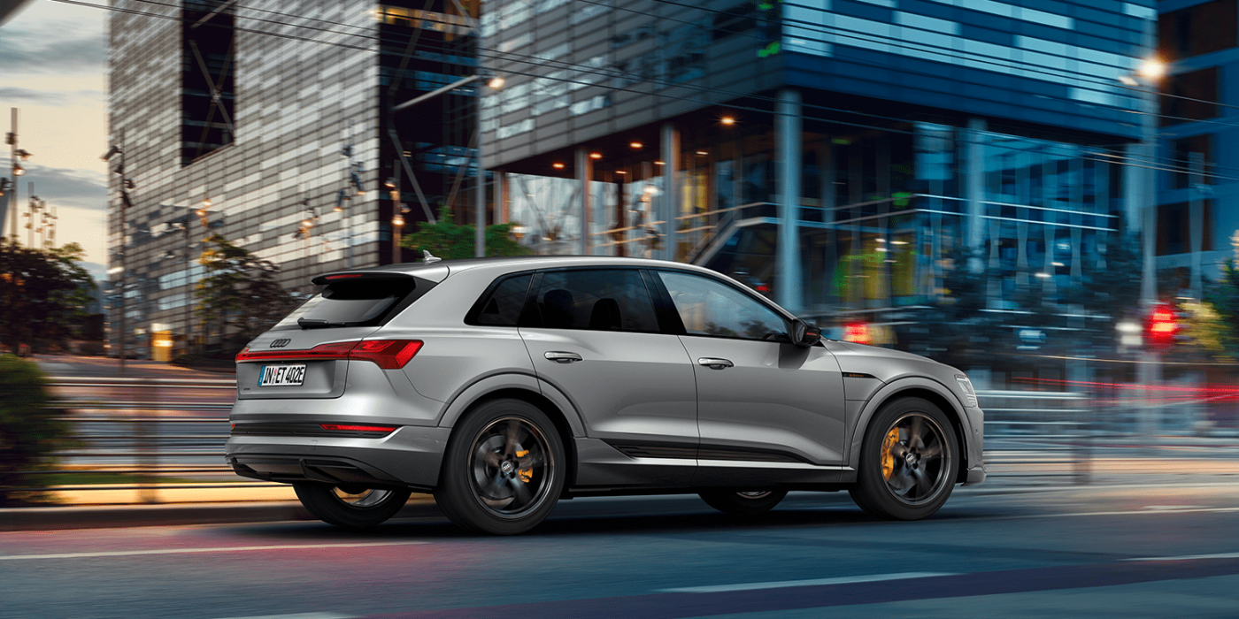 Audi e tron black edition deals 2021