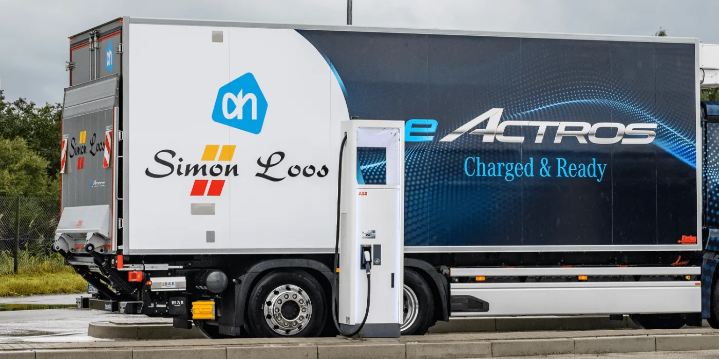 mercedes benz eactros e lkw electric truck ladestation charging station 2021 01 min mercedes benz eactros e lkw electric truck ladestation charging station 2021 01 min
