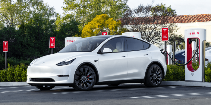 Tesla model y supercharger min