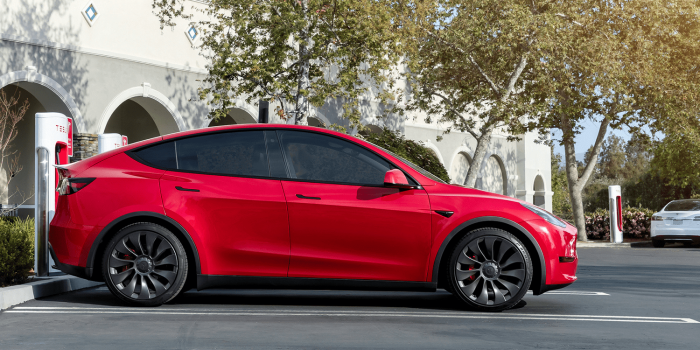 Tesla model y supercharger min