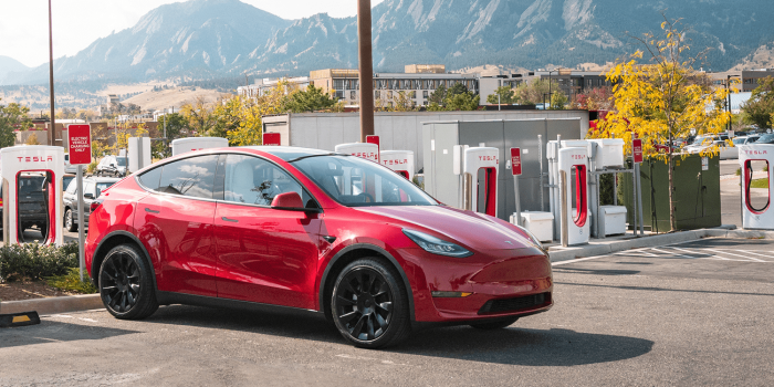 Tesla model y supercharger min