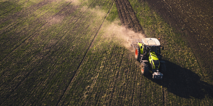 Traktor tractor symbolbild unsplash min