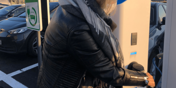 Bruessel brussel ladestation charging station min