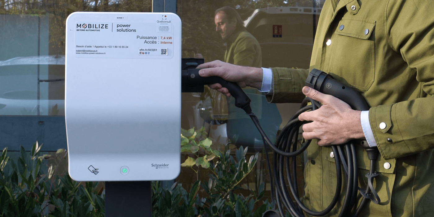 Mobilize ladestation charging station min