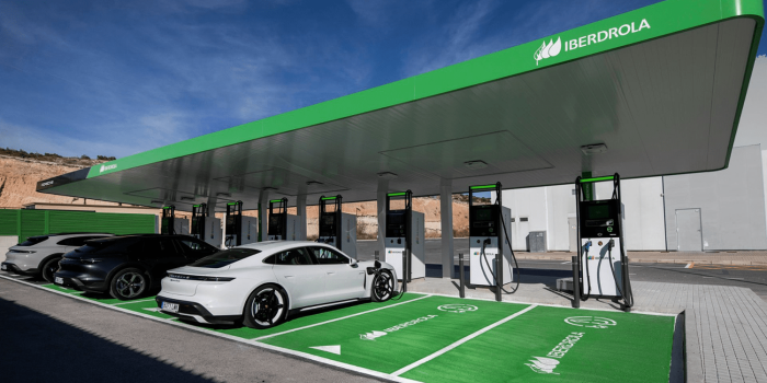 Iberdrola ladestation charging station porsche spanien spain min