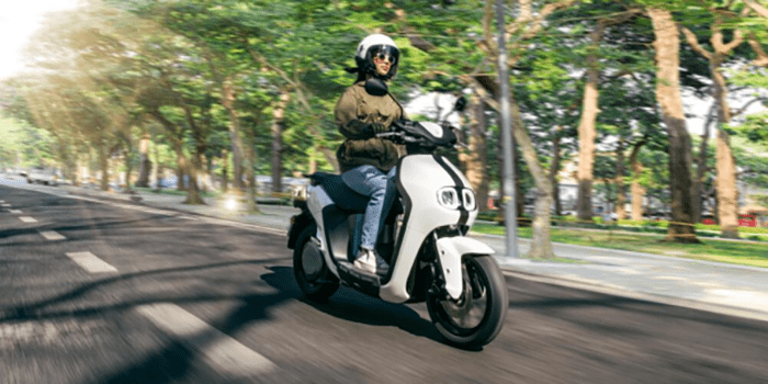 Yamaha neos e roller scooter eléctrico min