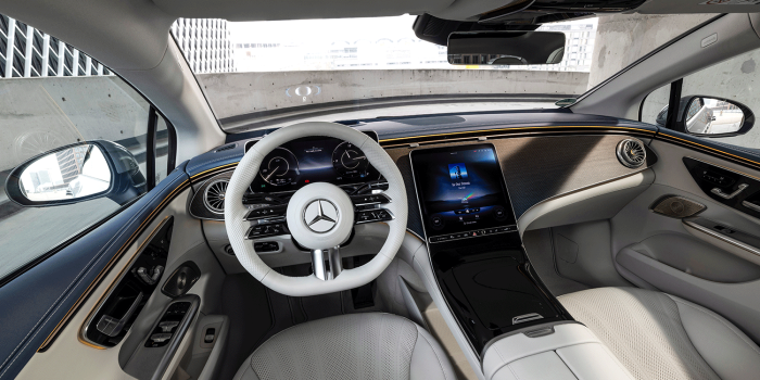 Mercedes benz eqe min