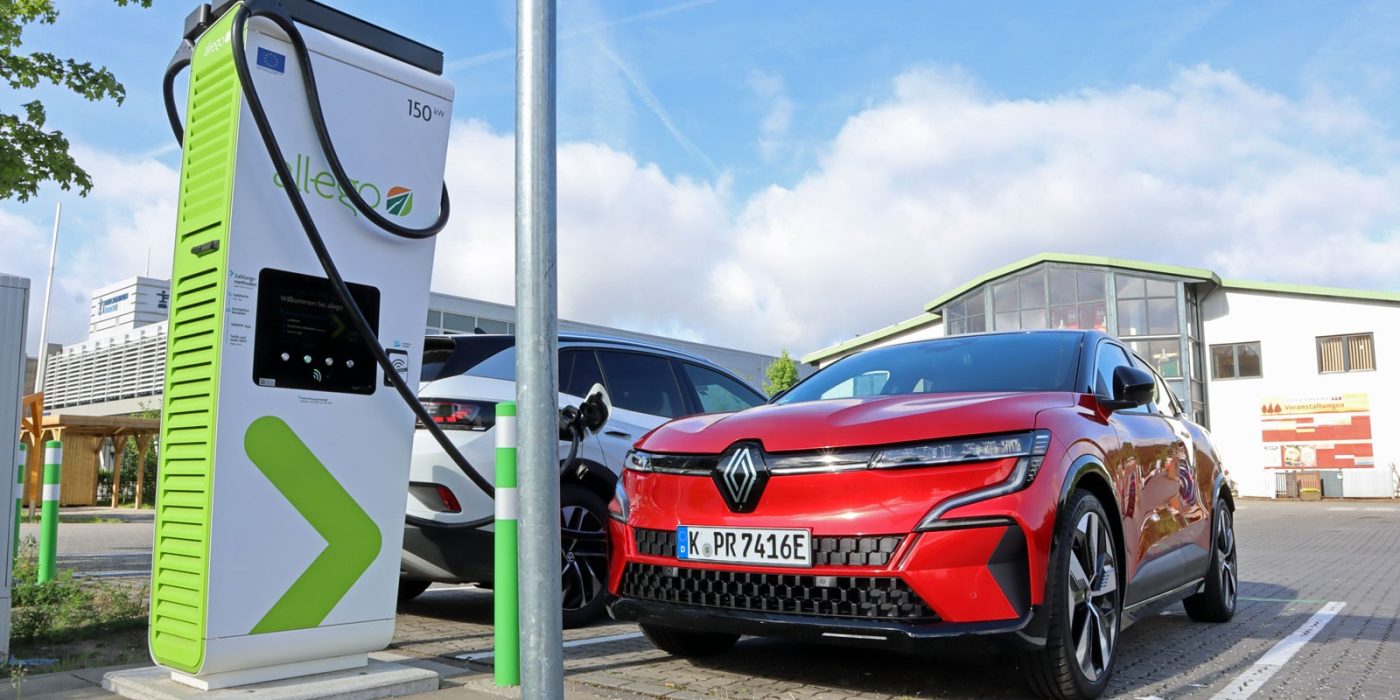 Renault megane e tech cms