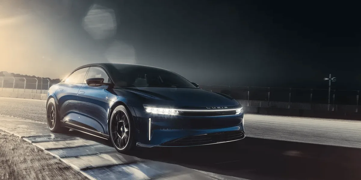 lucid motors lucid air sapphire 2022 04 min lucid motors lucid air sapphire 2022 04 min