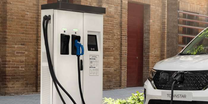 Nissan townstar ev endolla barcelona ladestación estación de carga españa españa min