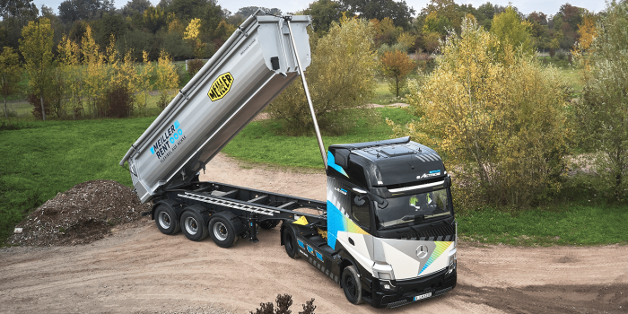 Mercedes benz actros longhaul e lkw electric truck min