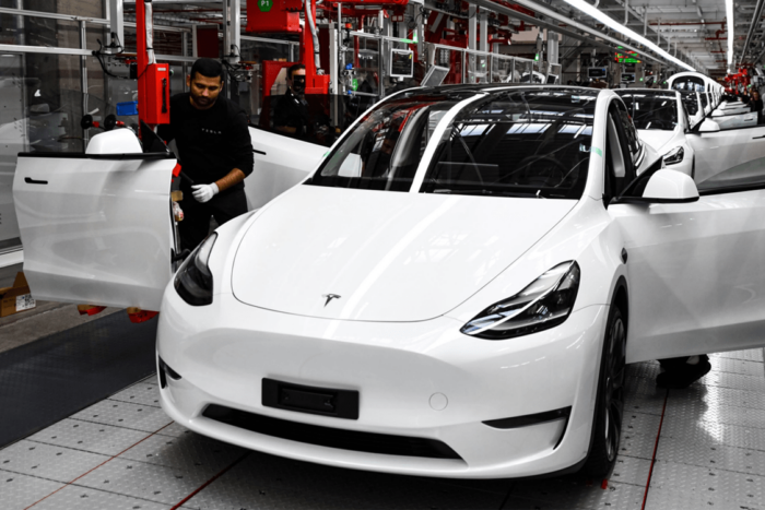 Tesla gigafactory giga berlin model y min e