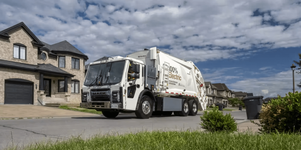 Mack lr electric e lkw electric truck kanada canada min