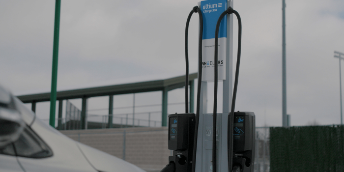 General motors ladestation charging station usa flo min