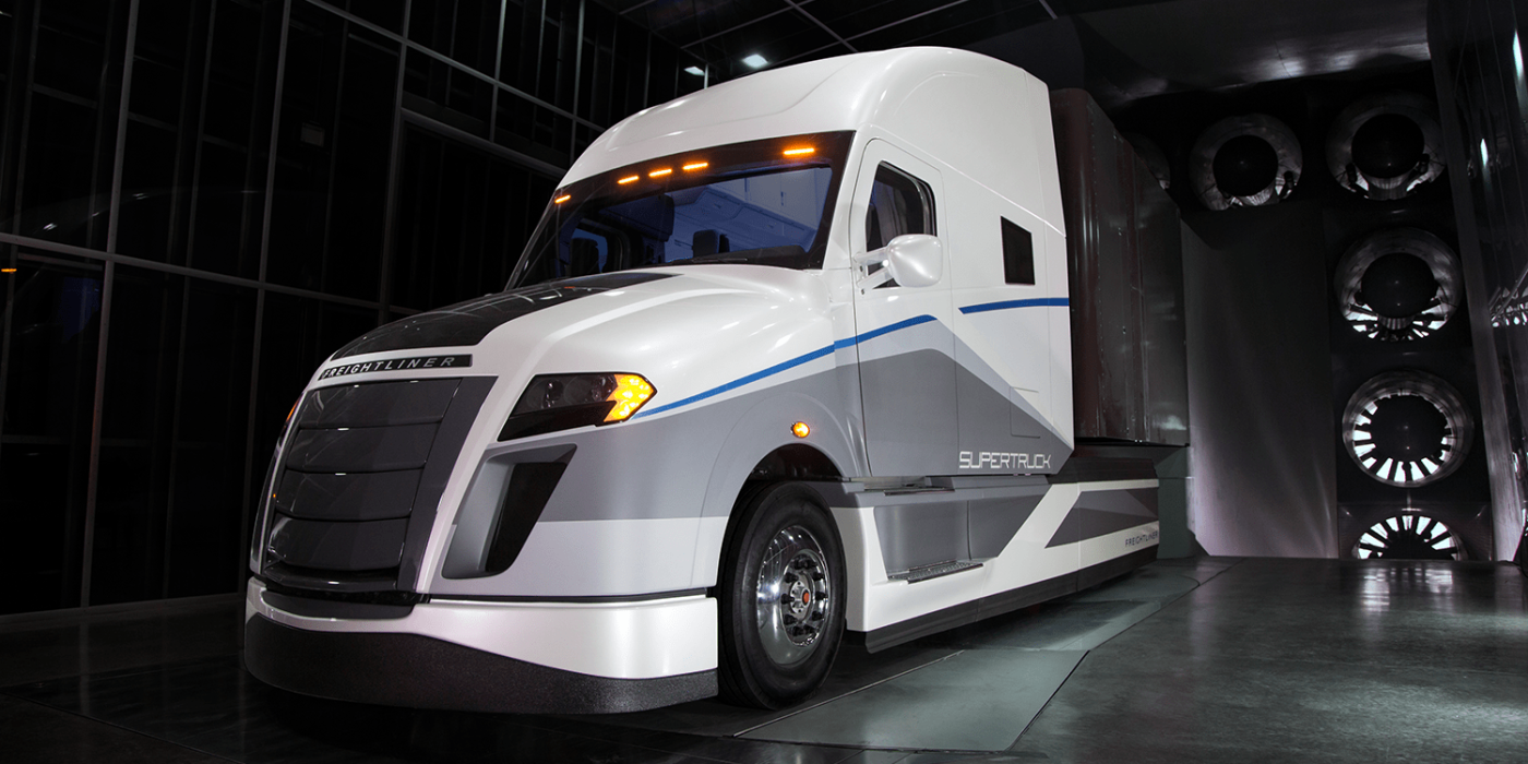 Daimler camión freightliner supercamión min