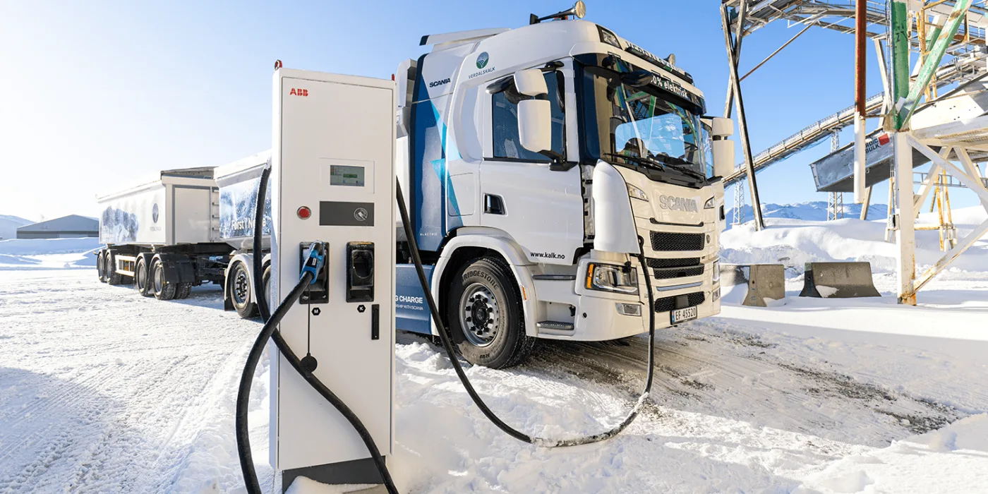 scania e lkw camión eléctrico norwegen noruega verdalskalk abb ladestation estación de carga 2023 01 min scania e lkw camión eléctrico norwegen noruega verdalskalk abb ladestation estación de carga 2023 01 min