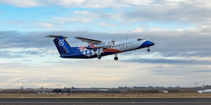 Universal hydrogen lightning mcclean brennstoffzellen flugzeug fuel cell aircraft min