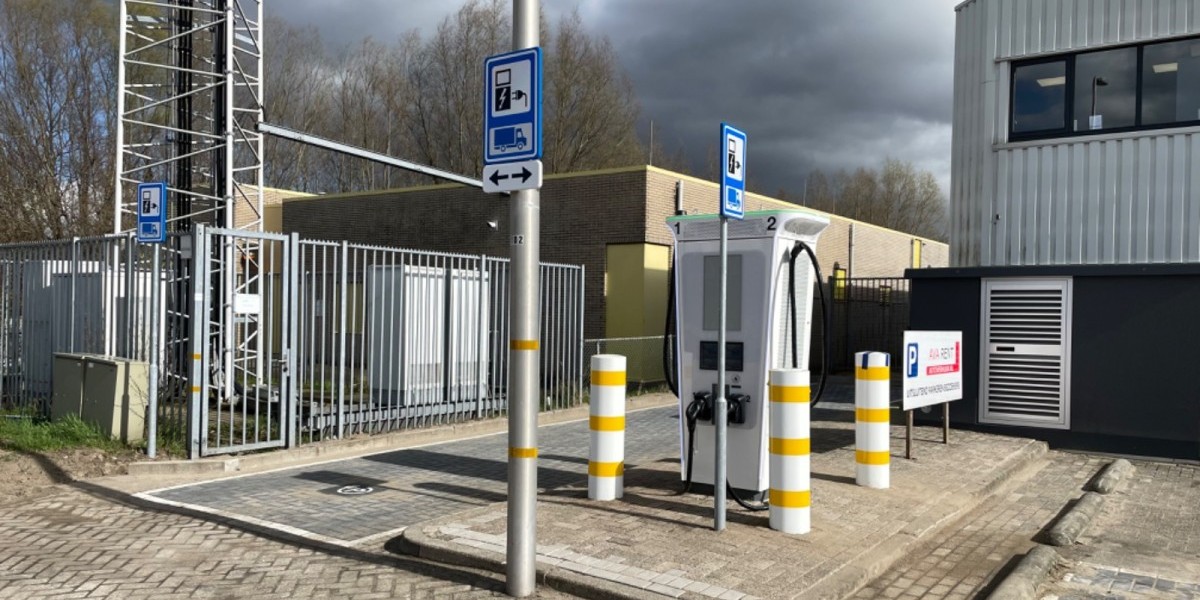 ABB Terra Ladestation VanDijkTrucks Utrecht Niederlande