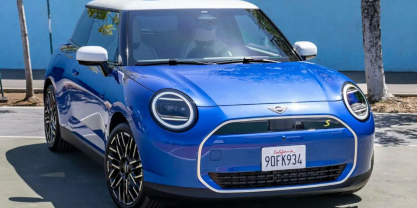 New images and details leaked about the upcoming electric Mini -  electrive.com, image size:1400x700