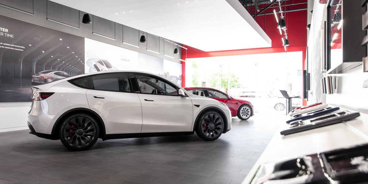 Tesla model y min