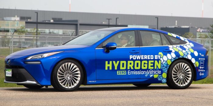 Toyota mirai edminton international airport kanada canada min