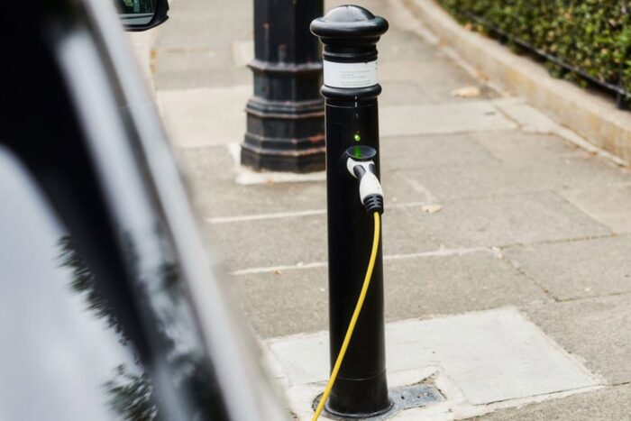 Ubitricity ladestation charging station grossbritannien uk west berkshire min e