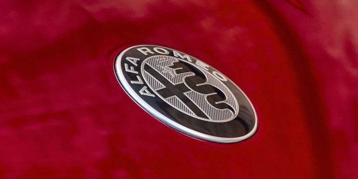 Alfa romeo stradale min