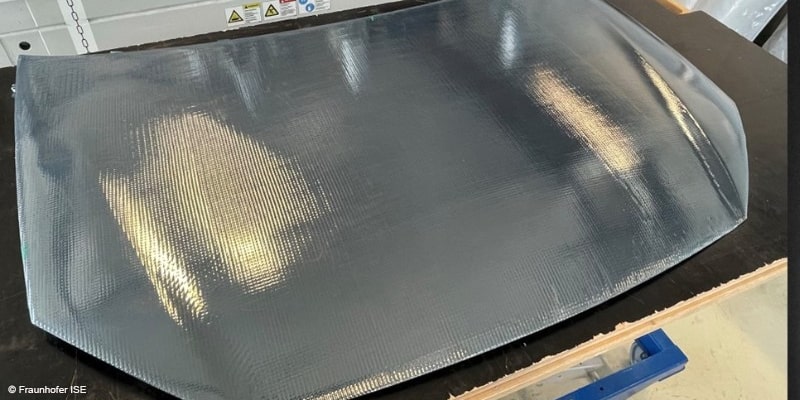 Fraunhofer ise solarmotorhaube solar cells car hood min
