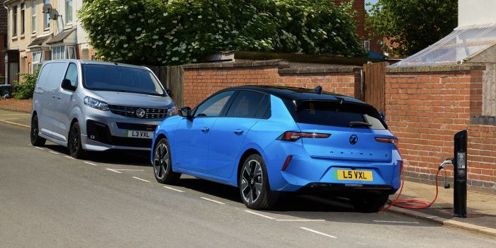 Vauxhall corsa electric connected kerb ladestation charging station grossbritannien uk min