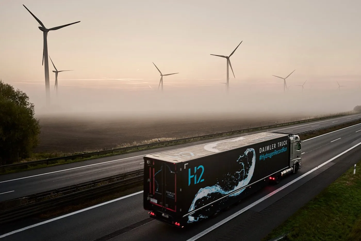 0ce202c1 camión daimler mercedes benz genh2 camión e lkw camión eléctrico fcev 2023 04 min 0ce202c1 camión daimler mercedes benz genh2 camión e lkw camión eléctrico fcev 2023 04 min