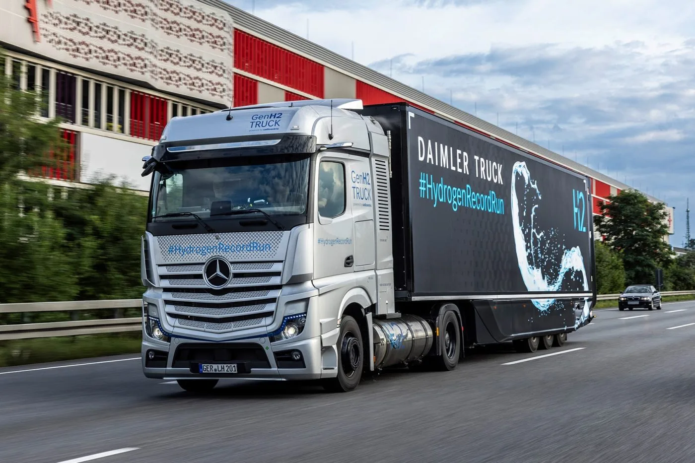 67e40f7a daimler camión mercedes benz genh2 camión e lkw camión eléctrico fcev 2023 07 min 67e40f7a daimler camión mercedes benz genh2 camión e lkw camión eléctrico fcev 2023 07 min