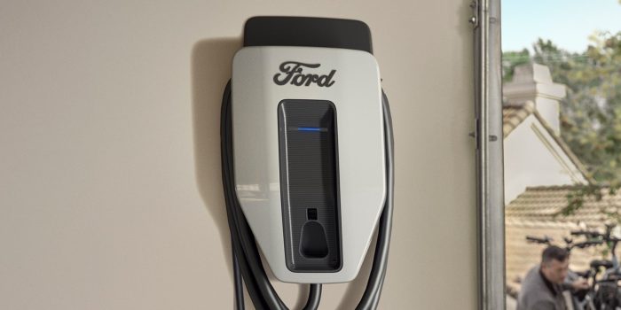 Ford ladestation charging station wallbox usa min