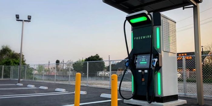 Freewire ladestation charging station japan chademo min