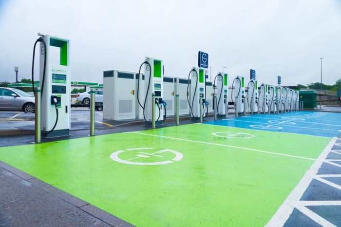 Gridserve ladestation estación de carga grossbritannien uk watford min